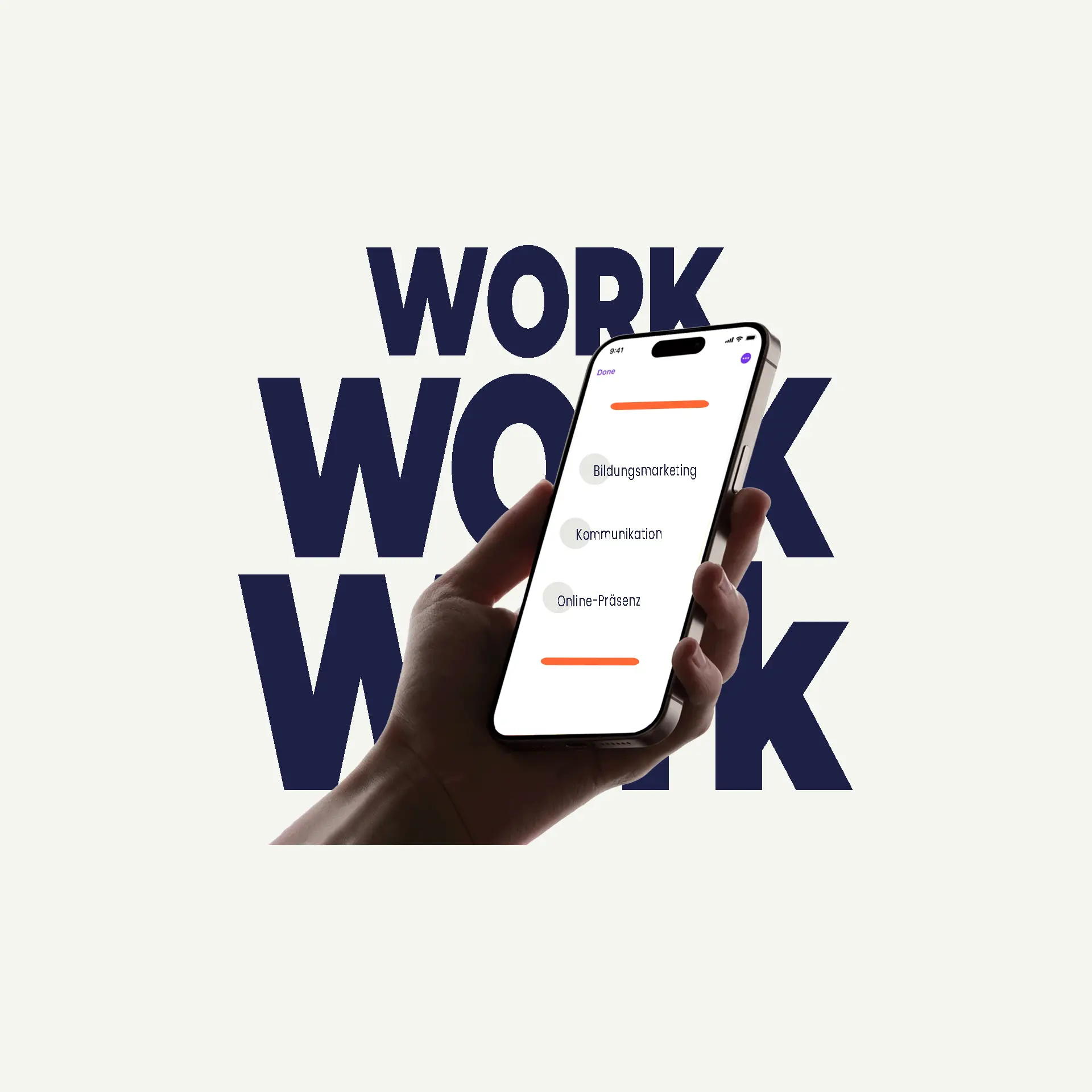 Dieses Bild zeigt eine Hand, die ein Smartphone präsentiert. Auf dem Bildschirm stehen die Begriffe „Bildungsmarketing, Kommunikation, Online Präsenz“. Der Hintergrund zeigt das Wort „WORK“ dreimal übereinander – von klein nach groß – als Symbol für wachsende Wirkung und Sichtbarkeit im digitalen Bildungsmarketing.